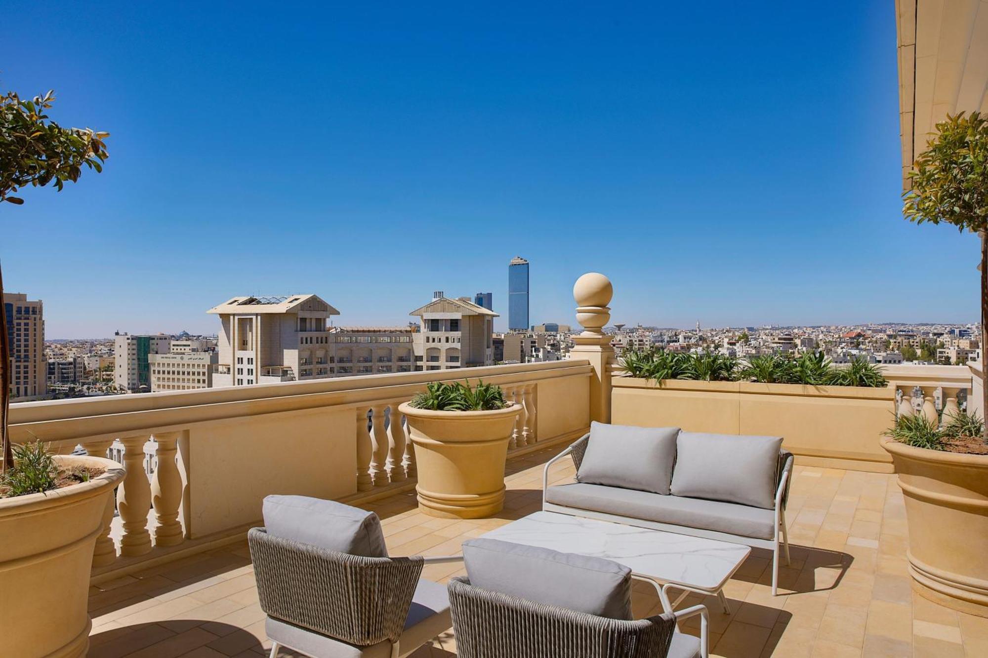 The Ritz-Carlton, Amman Hotel Екстериор снимка The Westin Palace Madrid