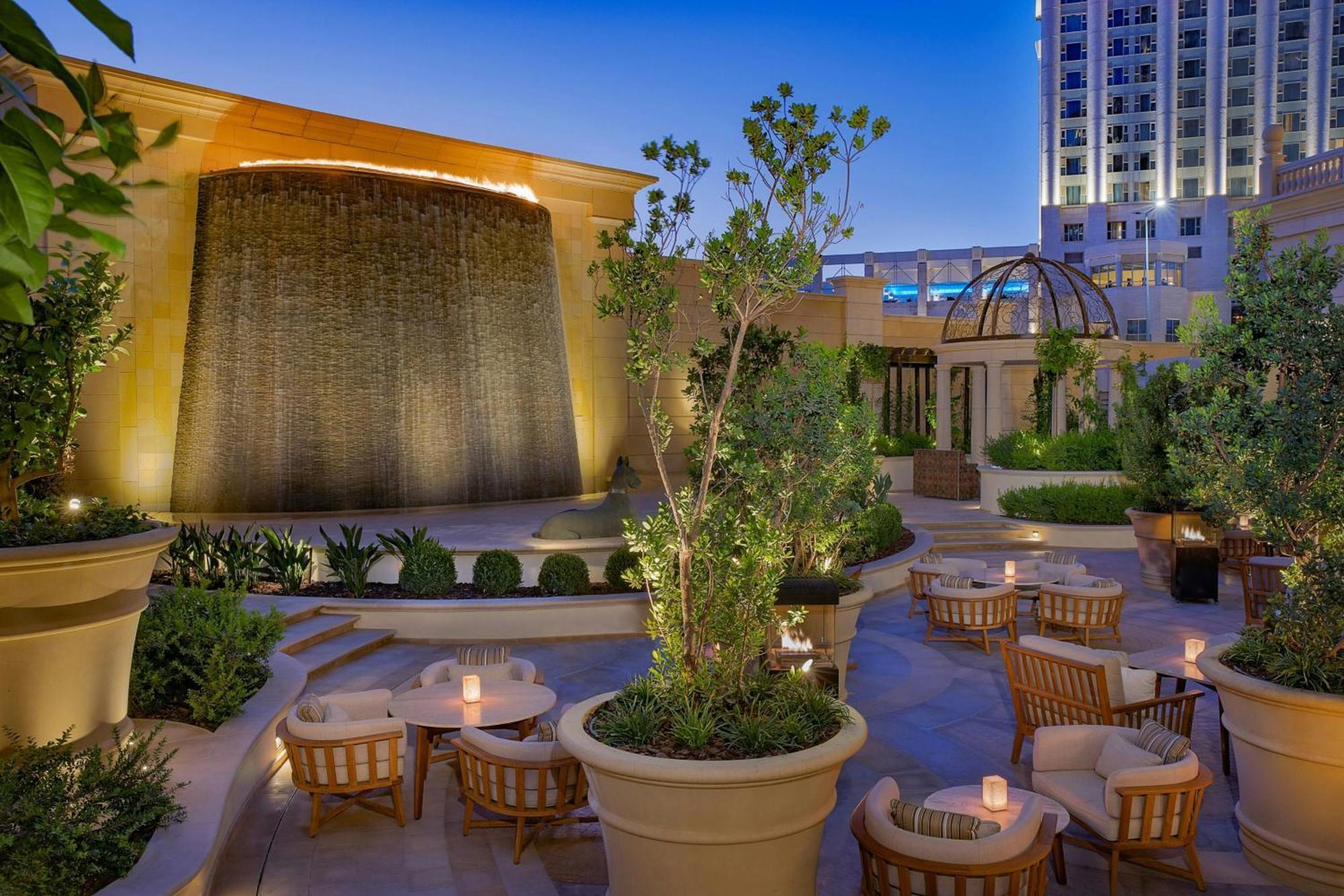 The Ritz-Carlton, Amman Hotel Екстериор снимка The Waterfall at the Westin Dubai