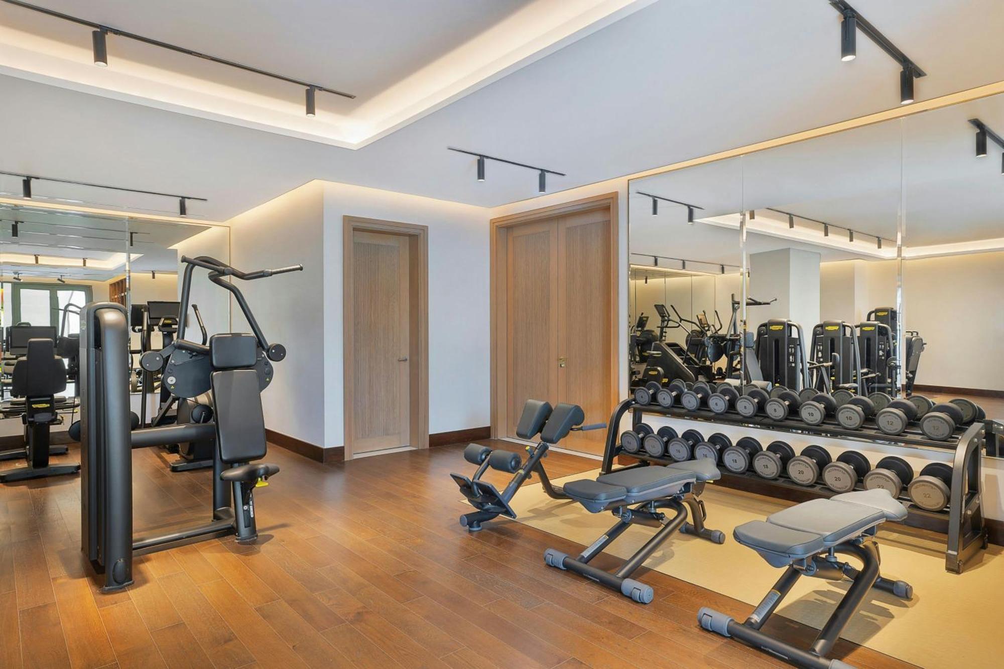 The Ritz-Carlton, Amman Hotel Екстериор снимка The gym at the hotel