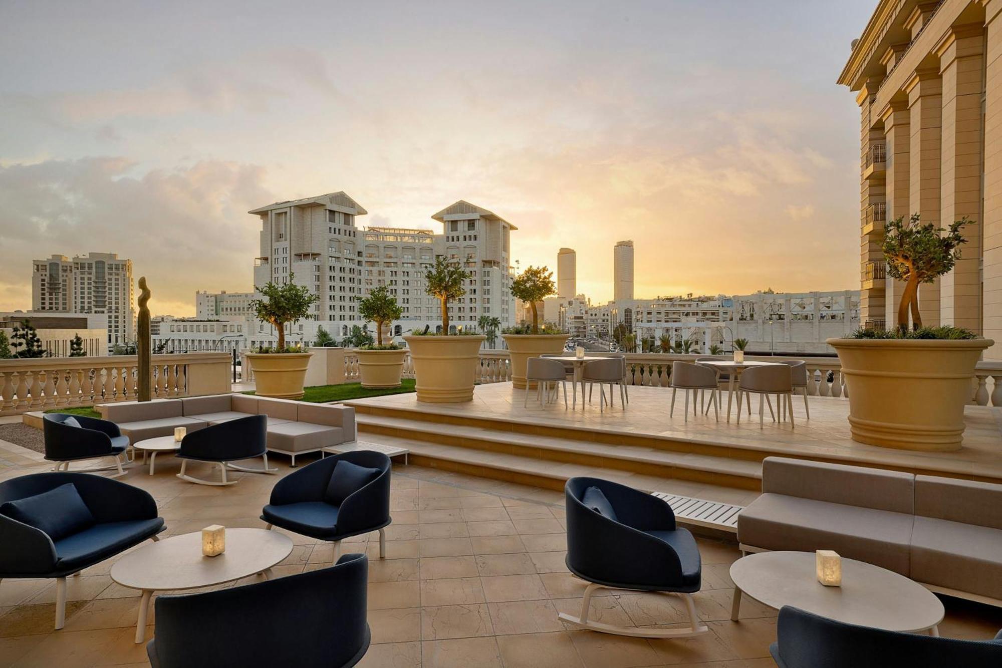 The Ritz-Carlton, Amman Hotel Екстериор снимка The Terrace at The Oberoi, Mumbai