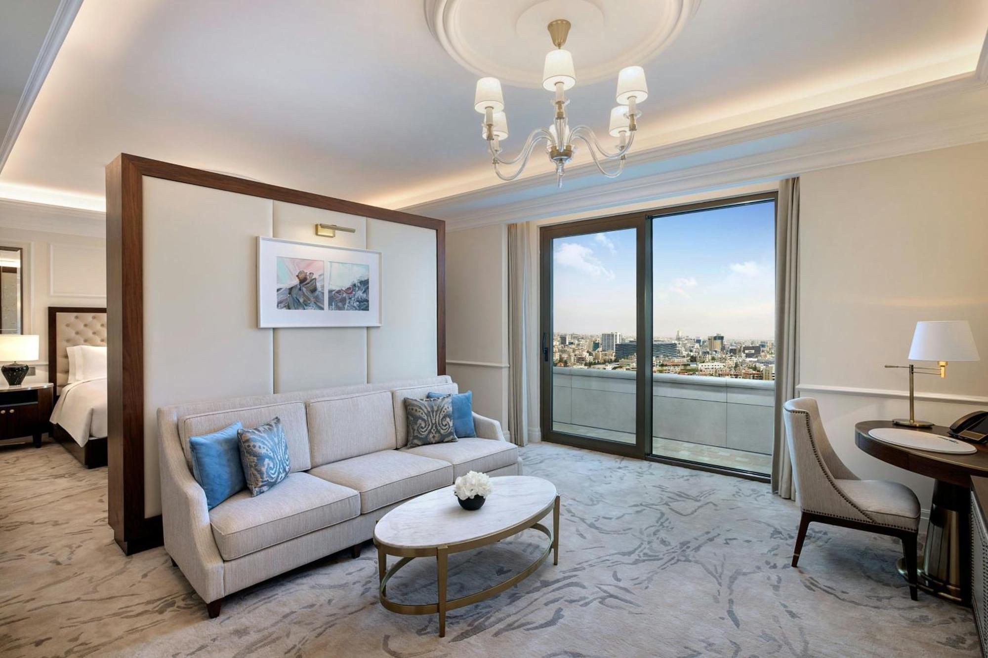 The Ritz-Carlton, Amman Hotel Екстериор снимка A suite at the hotel